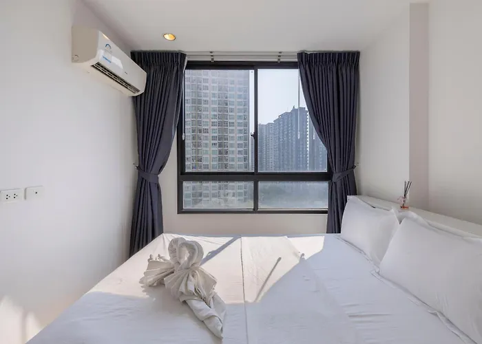Luxury Onnut Netflix Gym Pool 2 Minutes Away From Bts Lejlighed Bangkok